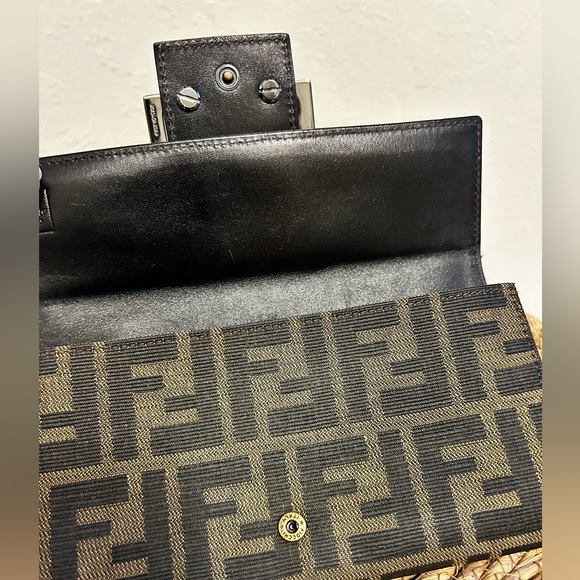 Fendi Black and Brown Logo Wallet - Picture 4 of 6